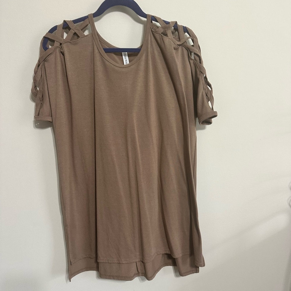 Zenana Outfitters Tan Short Sleeve Top with Cut-Out Details